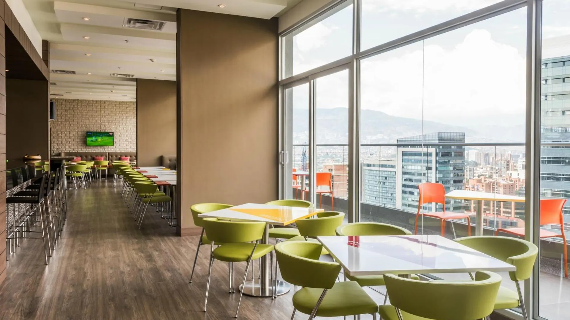 Hampton By Hilton Medellin Hotel
