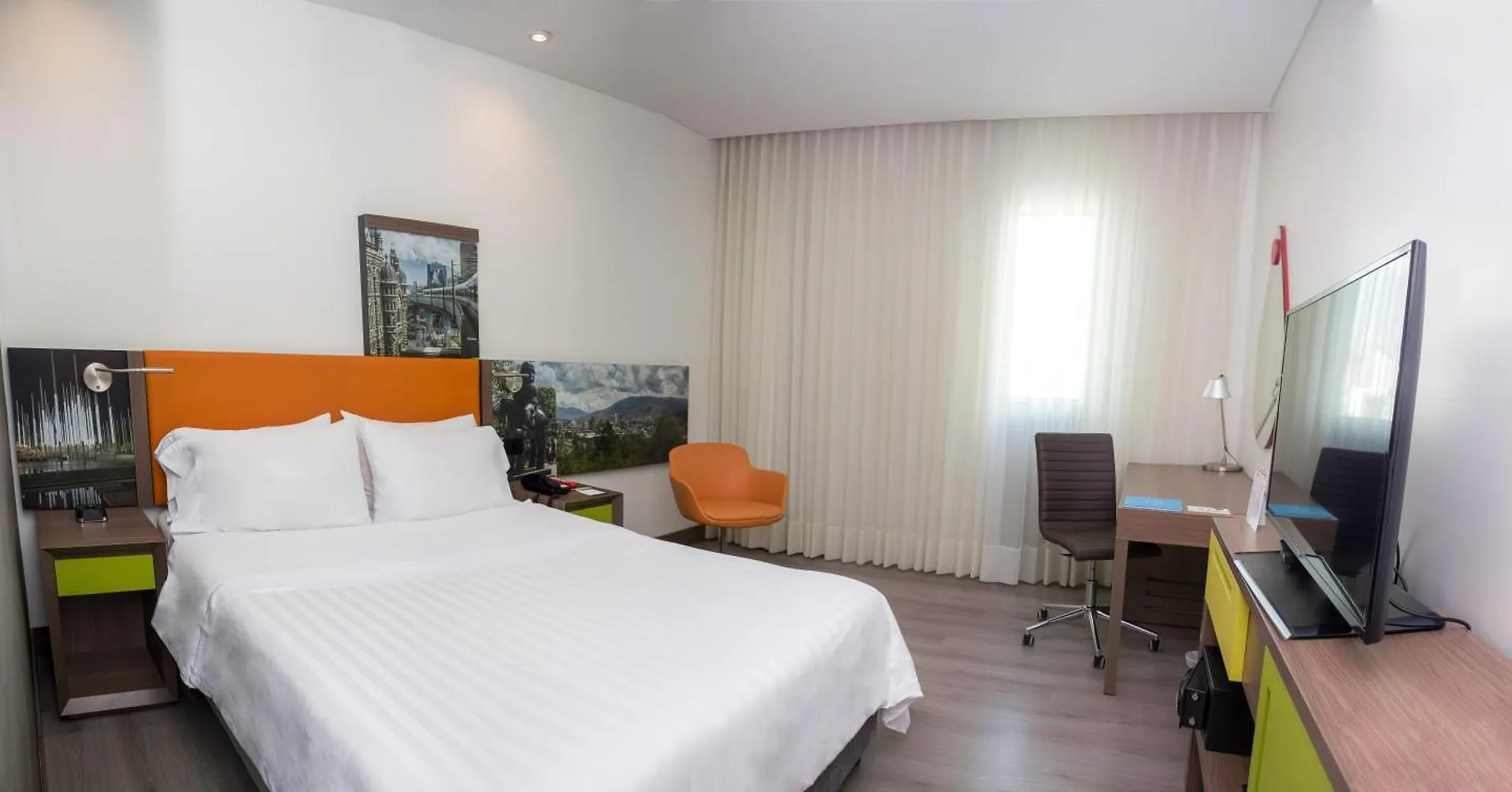 Hampton By Hilton Medellin Hotel