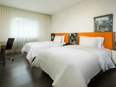Hampton By Hilton Medellin Hotel 4*,