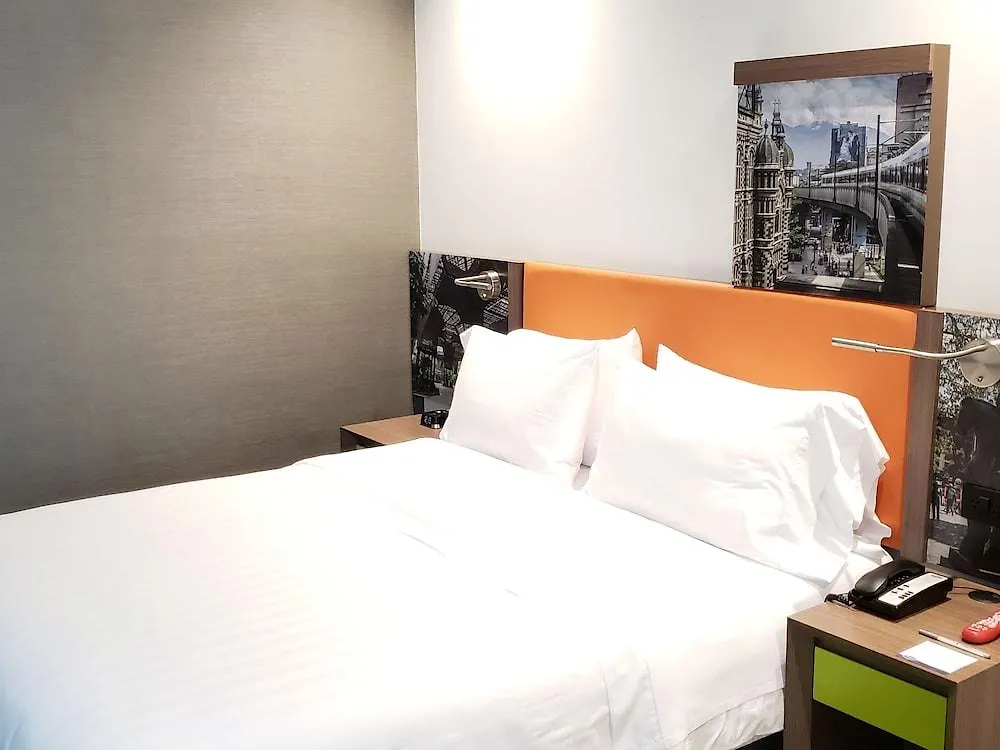 Hampton By Hilton Medellin Hotel