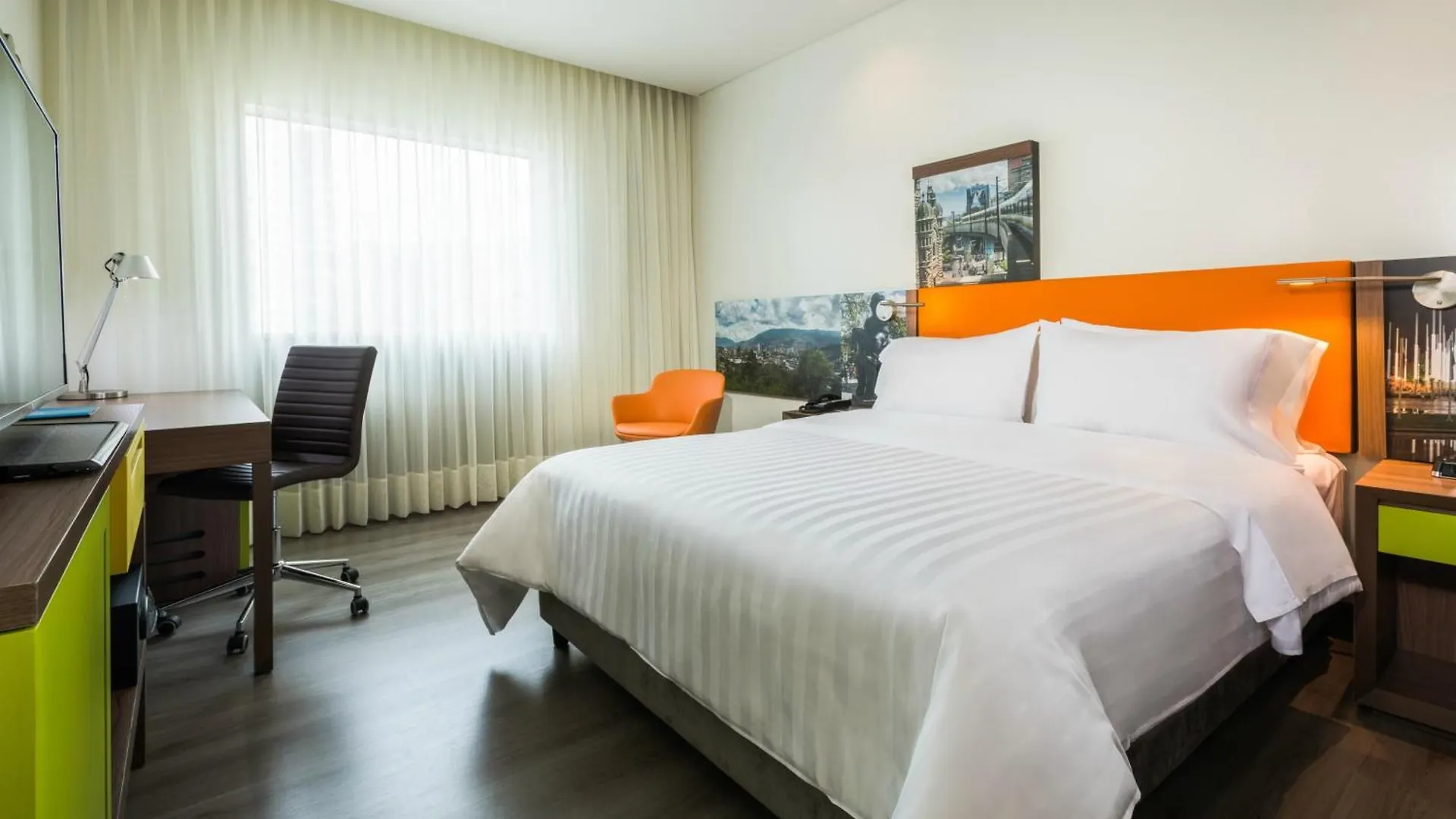 Hampton By Hilton Medellin Hotel
