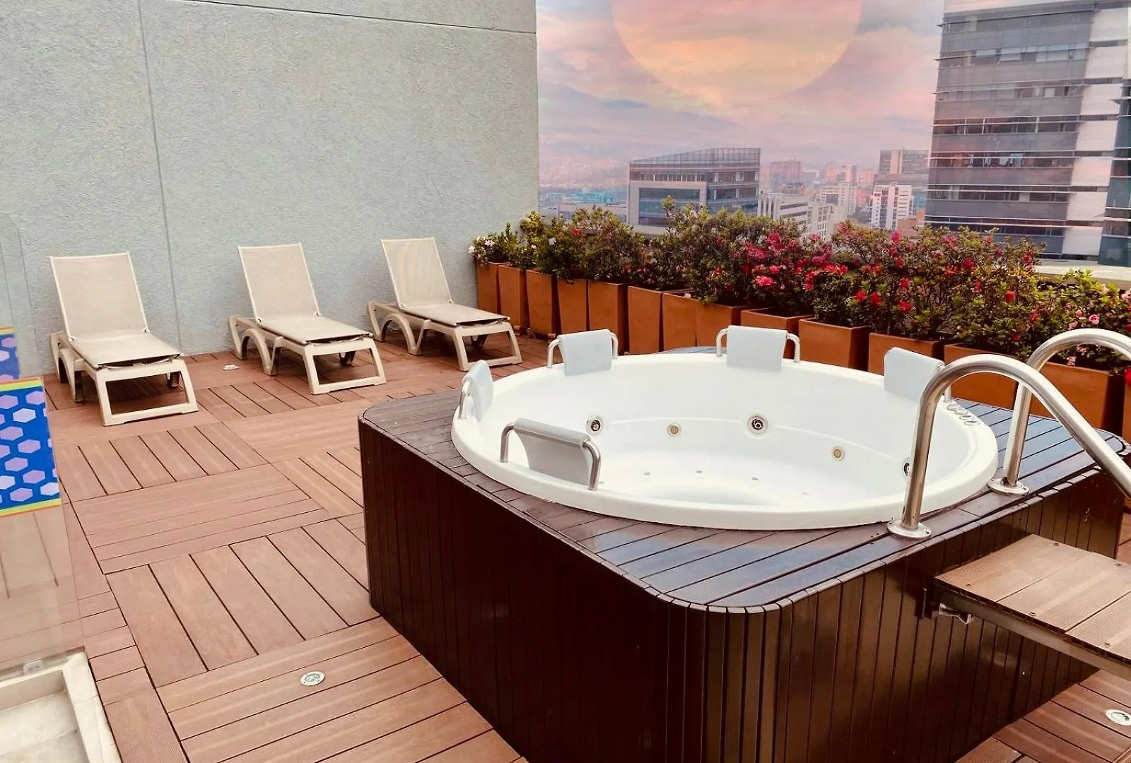 Hampton By Hilton Medellin Hotel