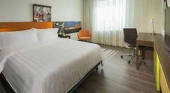Hampton By Hilton Medellin Hotel