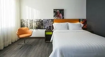 Hampton By Hilton Medellin Hotel