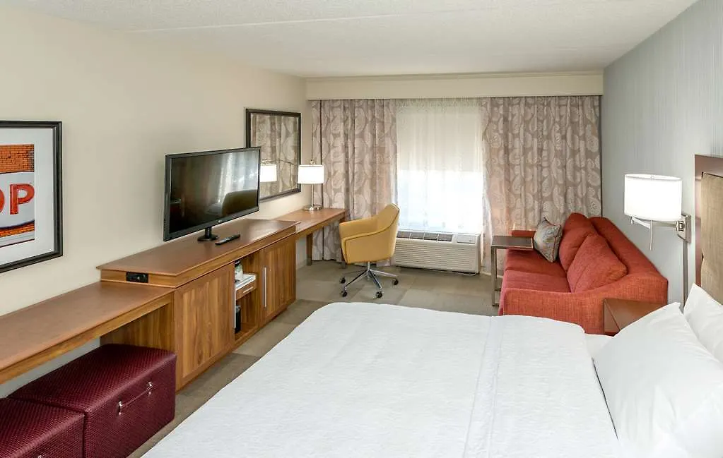 Hampton By Hilton Medellin Hotel 4*,