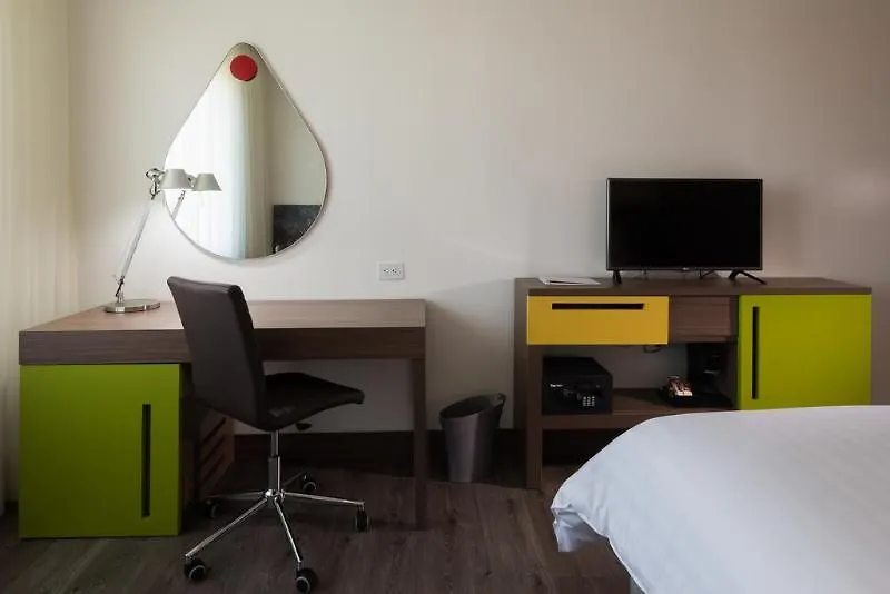 Hampton By Hilton Medellin Hotel 4*,  Colombia